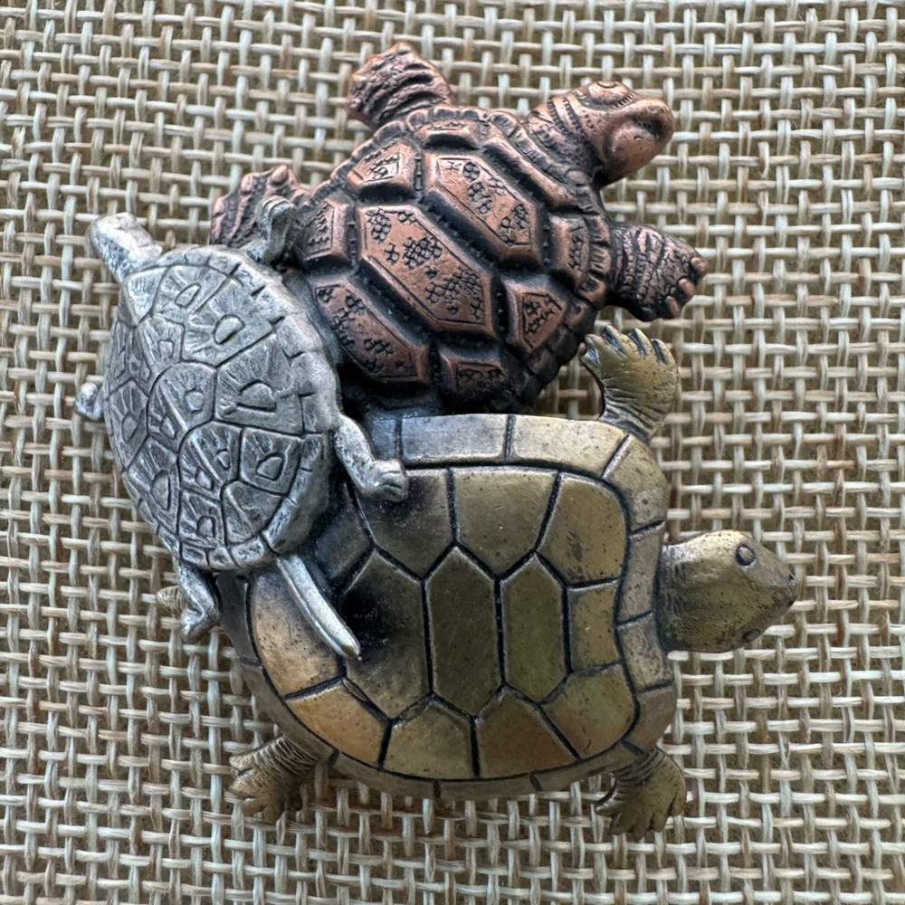 Vintage Signed Kiyoka Takahashi (K&T) Triple Turtle Tri-color Metal Brooch